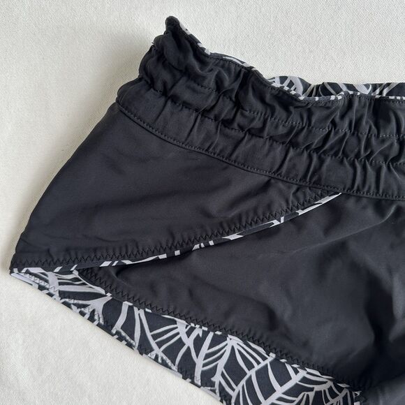 Lululemon Shanti Surf Short Pretty Palm Black Angel Wing White Size 6 ? - Picture 7 of 9